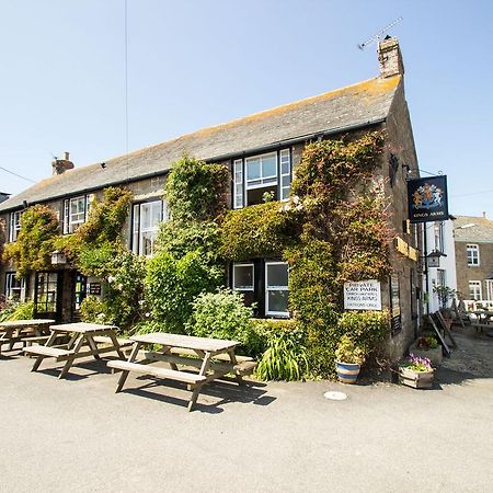 Kings Arms Hotel Пензанс Екстериор снимка