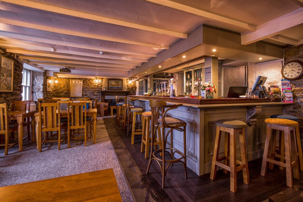Kings Arms Hotel Пензанс Екстериор снимка