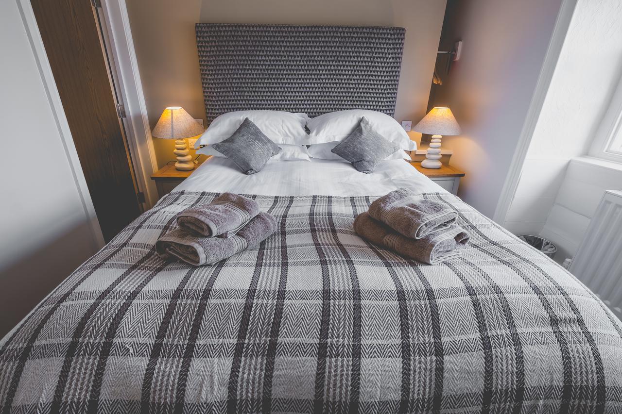 Kings Arms Hotel Пензанс Екстериор снимка