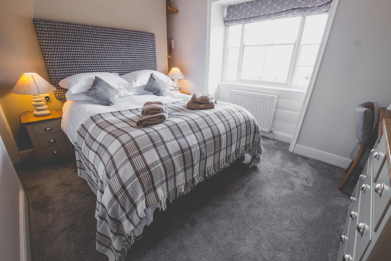 Kings Arms Hotel Пензанс Екстериор снимка