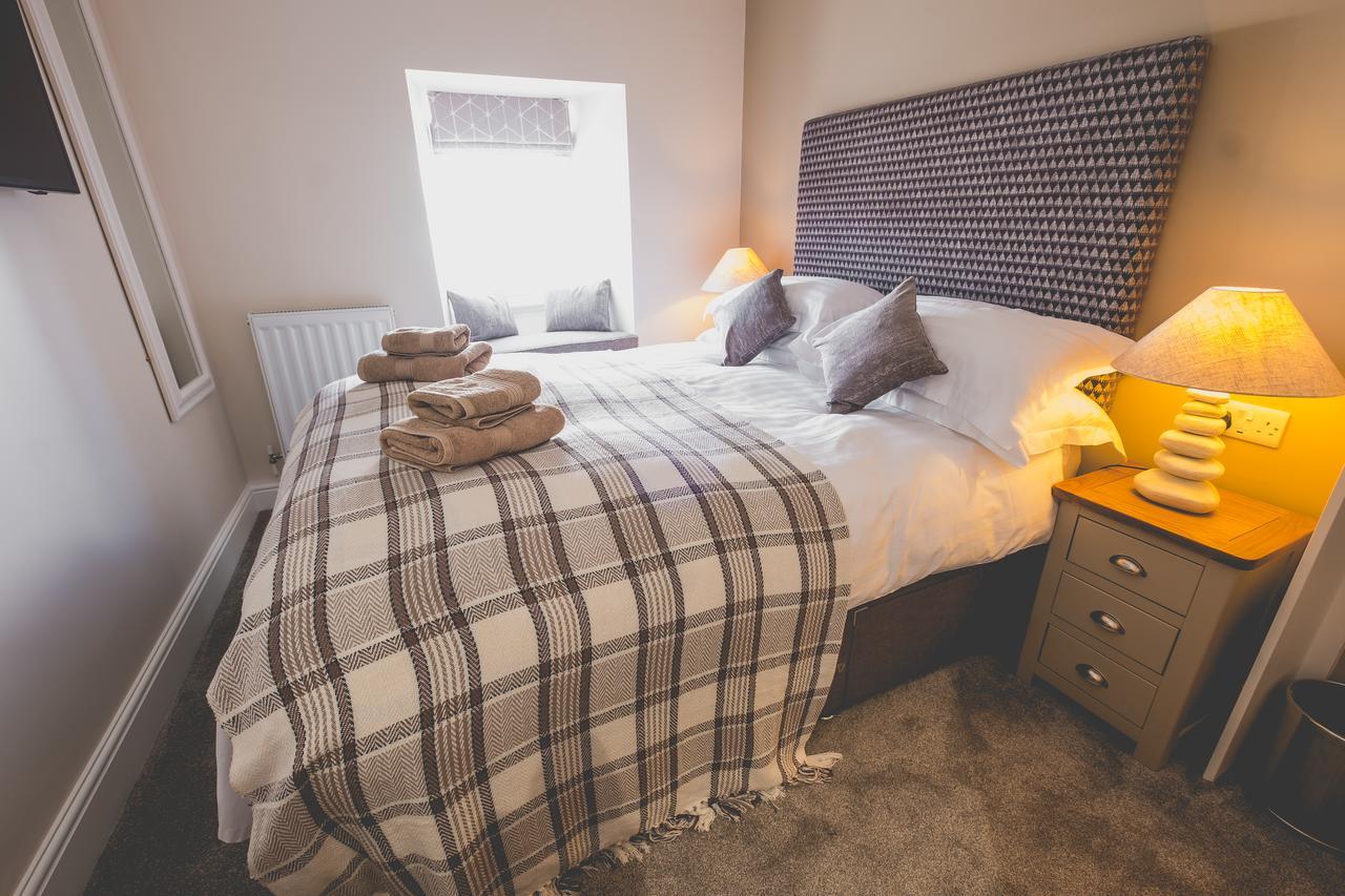Kings Arms Hotel Пензанс Екстериор снимка