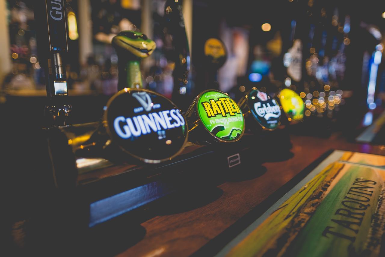 Kings Arms Hotel Пензанс Екстериор снимка