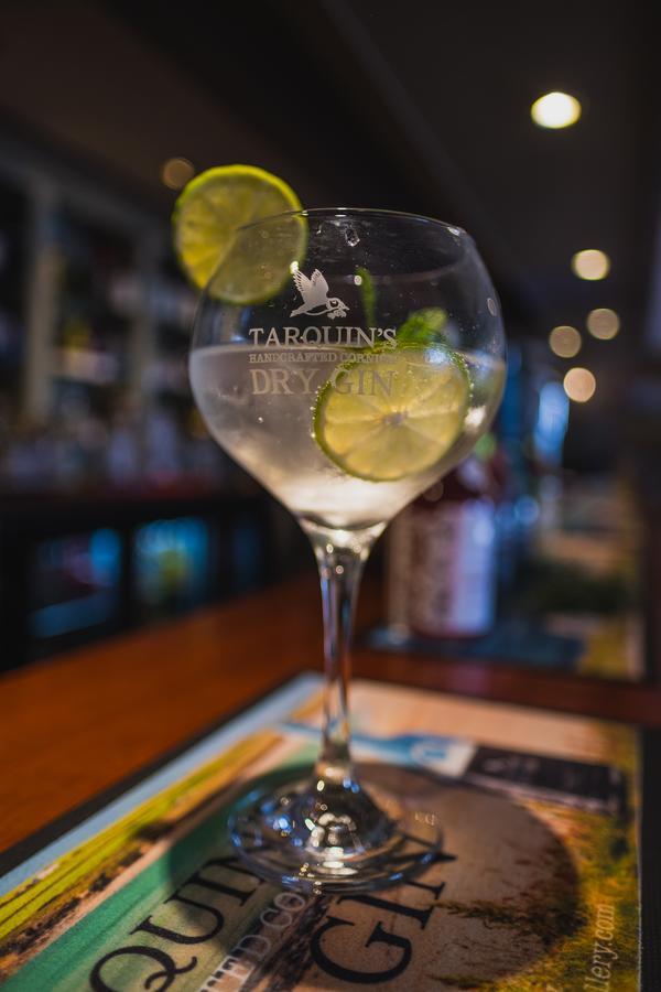 Kings Arms Hotel Пензанс Екстериор снимка